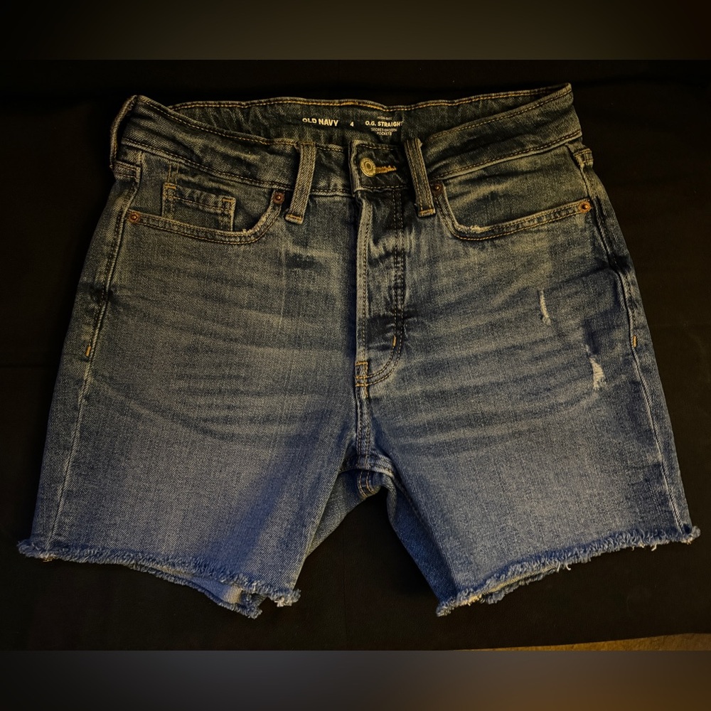 Old Navy O.G. Straight high-rise 5 inch shorts size 4